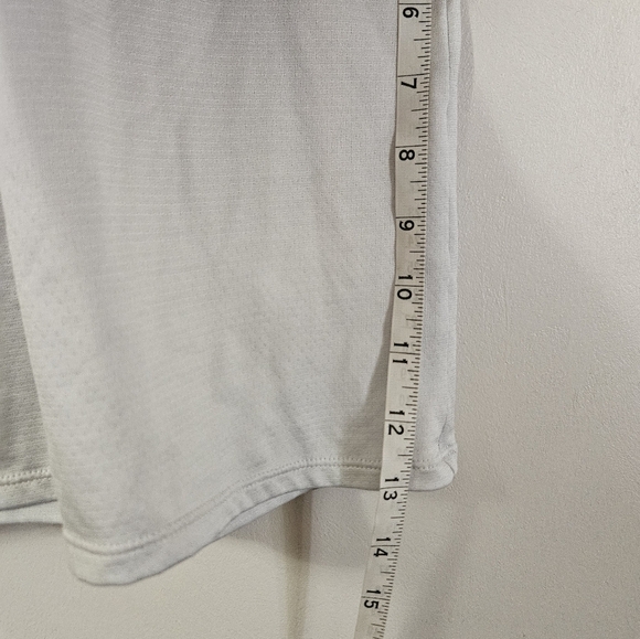 Under Armour Light Gray Open Back Shirt! - Picture 7 of 7